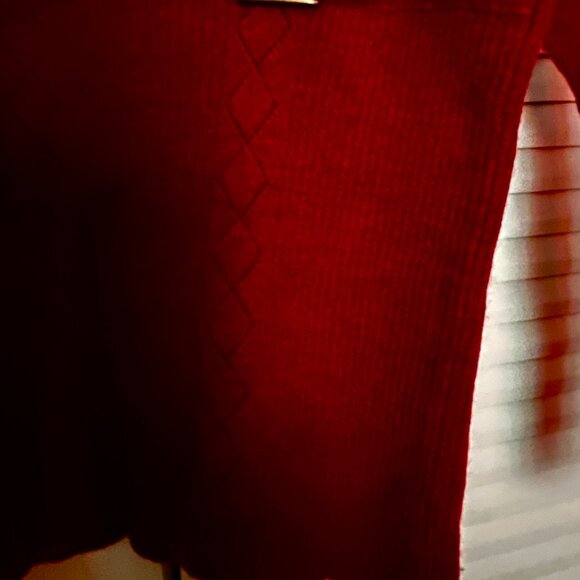 100% Italian Merino Wool Burgundy Long Sleeve Sweater By Sarah Spencer* - Picture 5 of 8